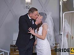 Порно видео новобрачная невеста трахается